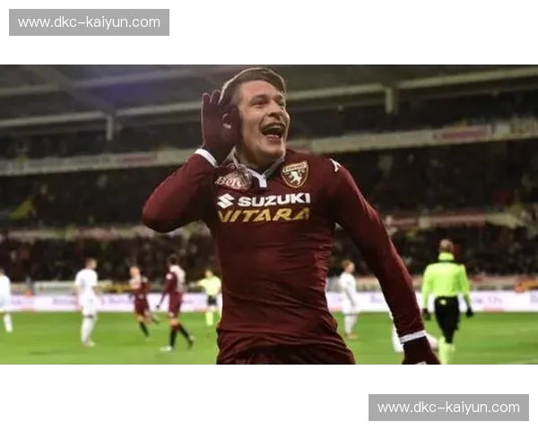 紫贝壳与黑白间：佛罗伦萨的浪漫邂逅与尤文图斯的王者荣耀